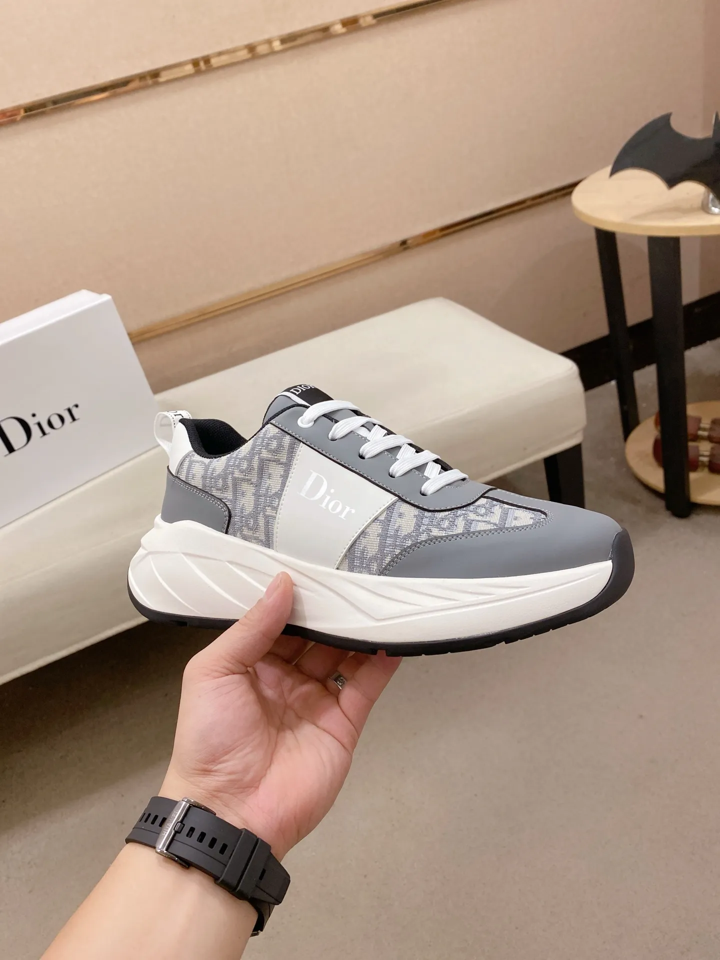 Factory price: 442💰[Dior·Dior] New casual sports style men's shoes, new spring and summer design, perfect workmanship, lace-up lazy style to create wardrobe quality, upper: imported first-layer cowhide, sheepskin lining is soft and comfortable, ultra-light TPU wear-resistant outsole, simple, versatile fashion men's shoes, excellent color code number 38--44. Can be customized for 45 non-refundable!